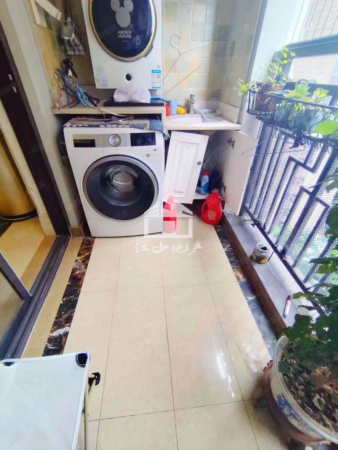 凤岭北园林小区美泉1612精装大三房业主诚心出售!好楼层!