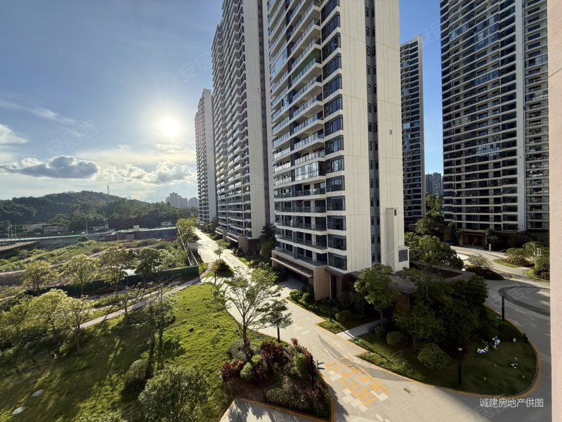 品质大社区太东红树湾悦府精装大平层5房3卫1梯1户