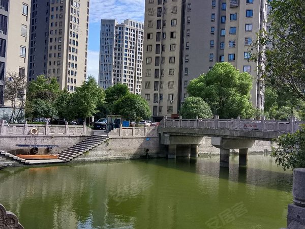 绍兴柯桥柯桥坂湖景园金地商业街边单间出租,交通,购物,餐饮十分方便