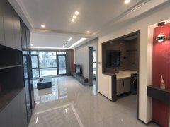 梅河口城区市中心出租龙湖蓝山一楼带院子，可季度付，家电齐全有空调，干净整洁。出租房源真实图片