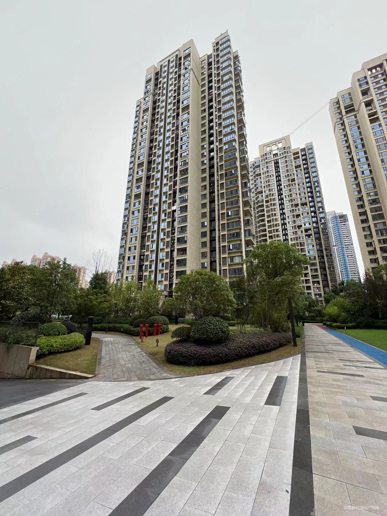 80w豪装大平层 181平河景四房 带日立中央空调 带车位,阳光城尚东湾愉