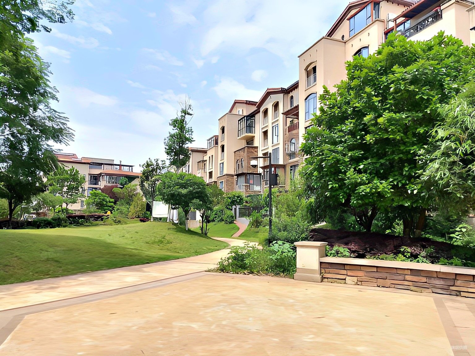 电梯洋房纯板楼四房南北通透,堤亚纳湾二手房,143万,4室2厅,2卫,139.