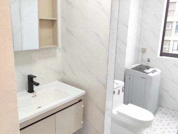 湖州安吉县递铺安吉清华园城南方向（全新精装两室）停车方便（天然气做饭有阳台）押一付一出租房源真实图片