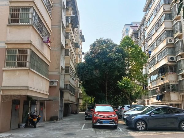 南宁青秀长湖路南宁市公安局长湖生活区青秀区东葛路 公安小区 地铁口