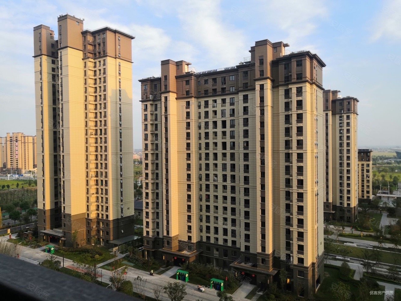 吾悦广场4室2厅2卫房东急卖楼层好看房方便