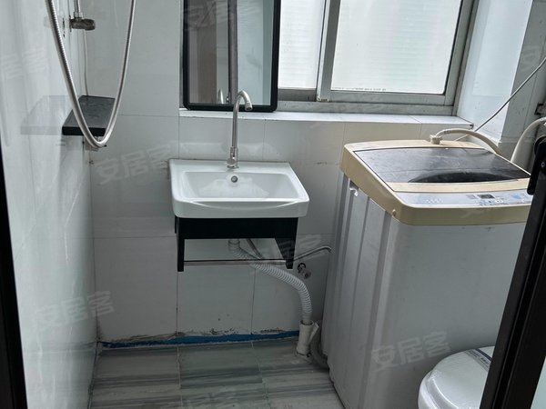 昆山玉山城南四季华城仁宝 立臻 神达电脑 厂车上班 四季华城一室一卫