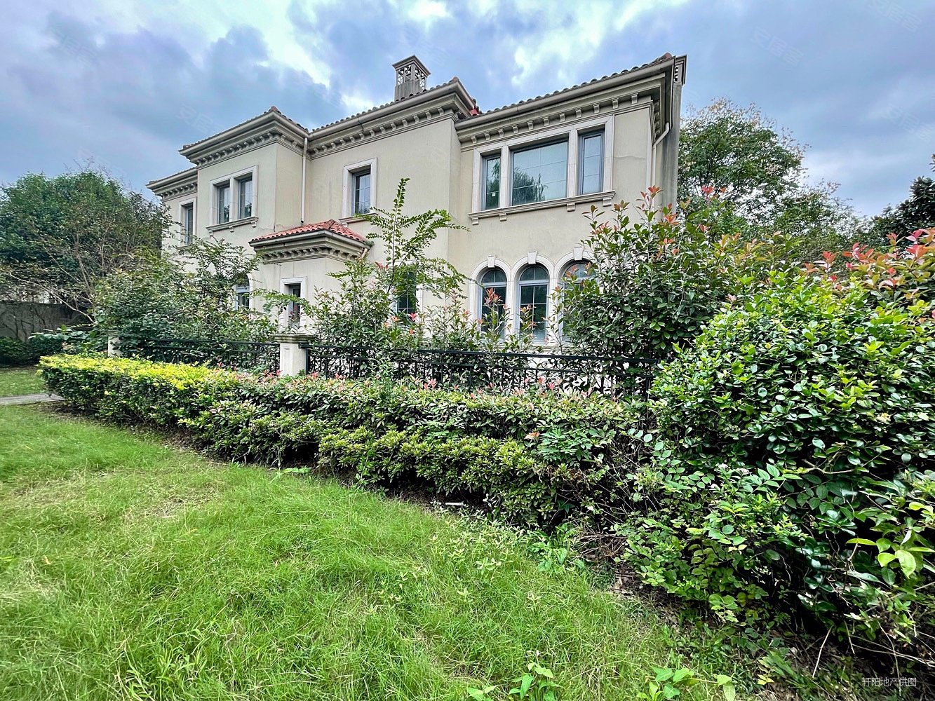 独栋四房 送车位 南北双花园1700邻水走游艇 近青浦,时代御湖(别墅)