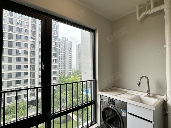 金华金东多湖江秀花园万达商圈，阅云台现代风三室，大横厅，光南中学旁，拎包入住出租房源真实图片