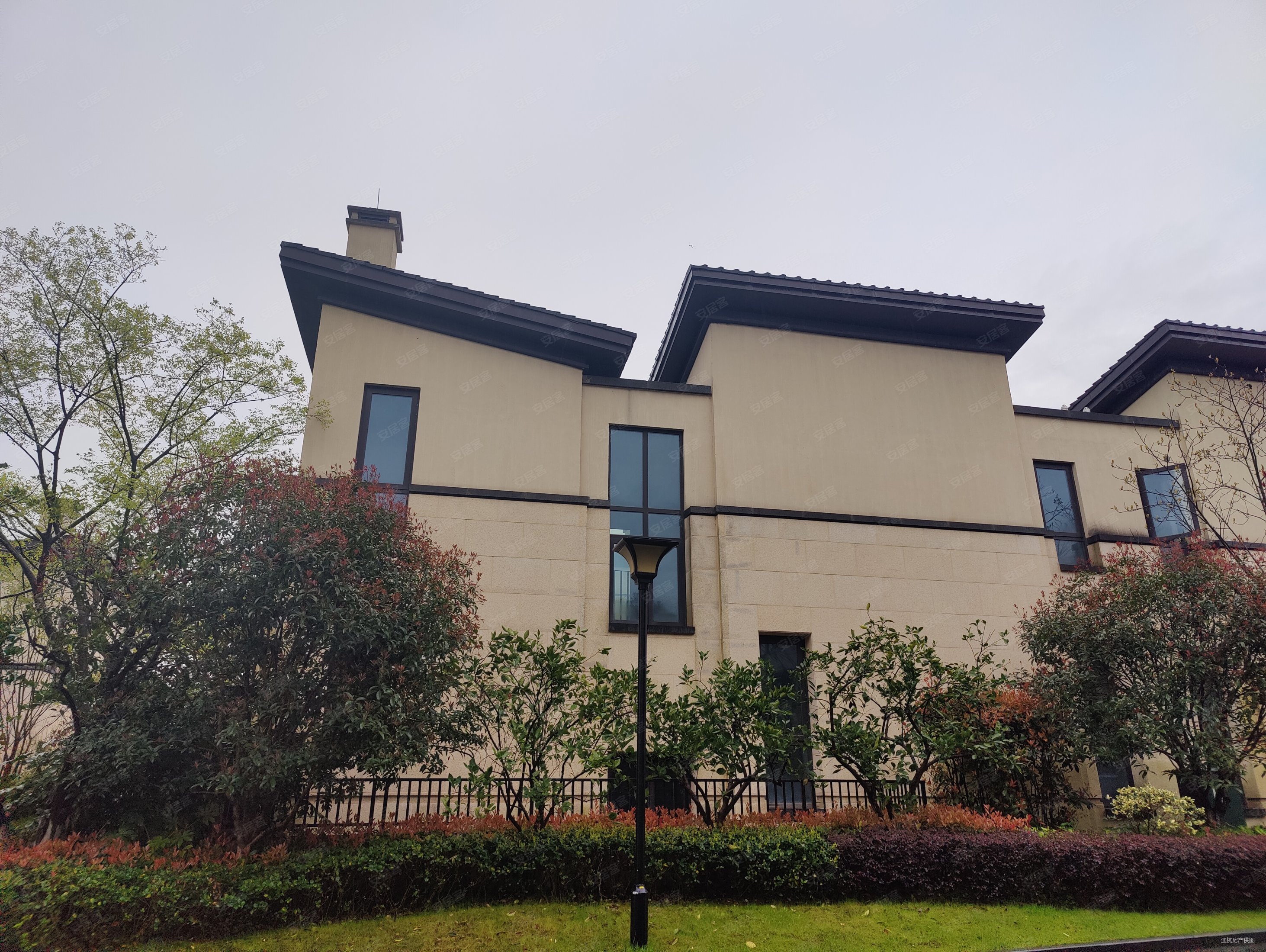 中天珺府(别墅)5室2厅4卫380.38㎡南北552万