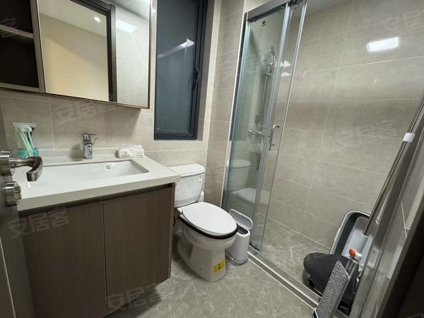 南昌昌北经济开发区昌北经济开发区中海云麓里中海豪华装修三房两厅两卫奶油风，随时看房，拎包入住出租房源真实图片