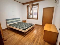 桂林秀峰十字街近乐群医学院楼梯2楼,信义路 有单位院子家电齐全拎包入住出租房源真实图片