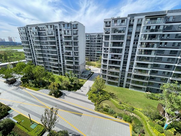 昆山玉山城东上湾璟园昆山城东万科物业,上湾璟园小区,147平大横厅