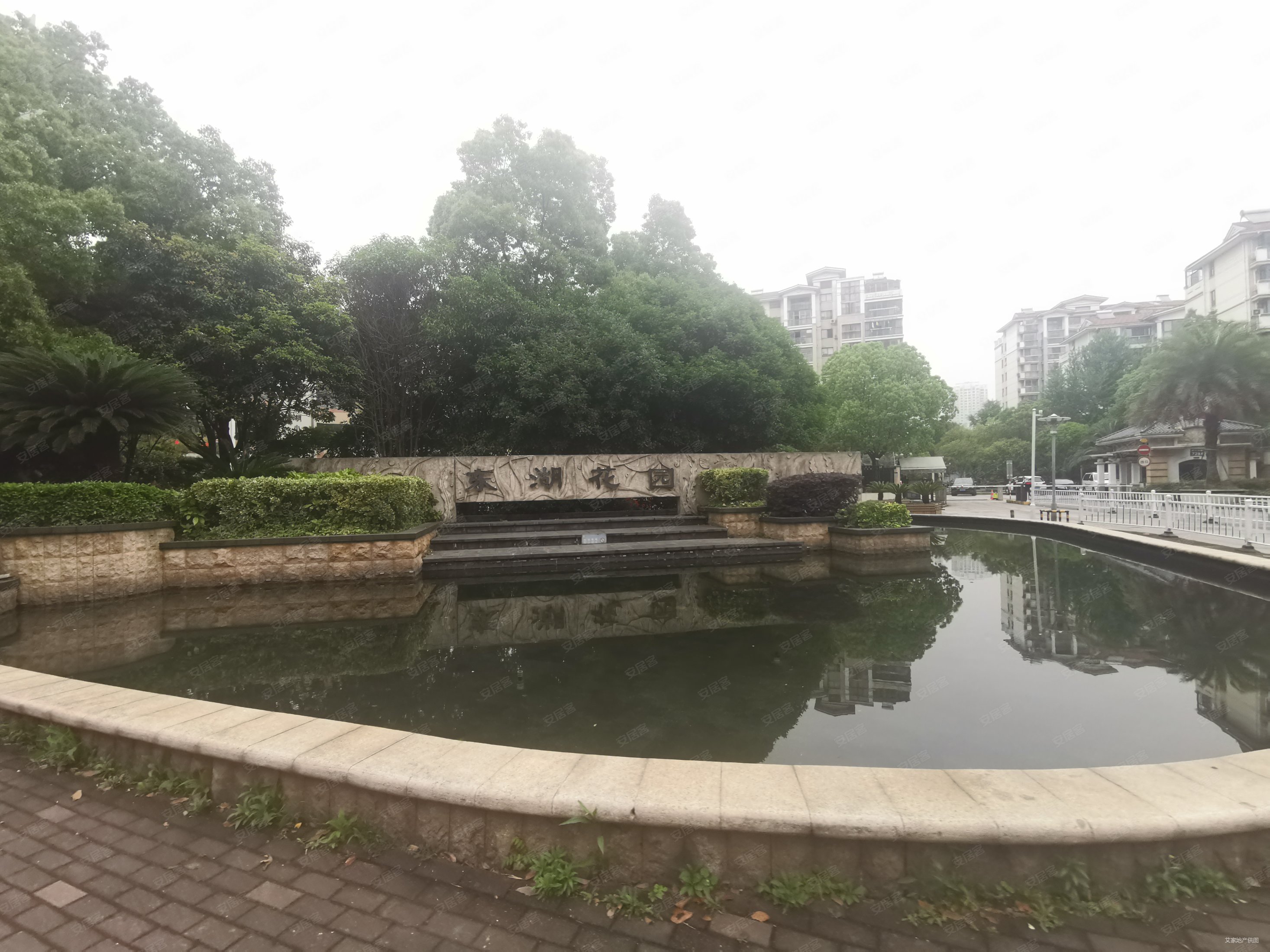 雅戈尔东湖花园(别墅)5室2厅5卫208㎡南北1098万