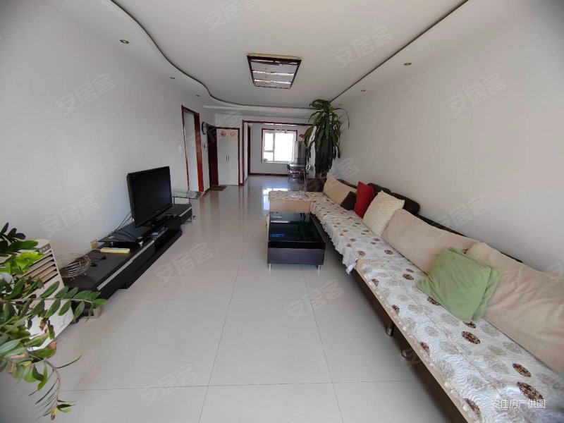 尚景世家中间楼层采光好拎包入住精装修三室两厅两卫