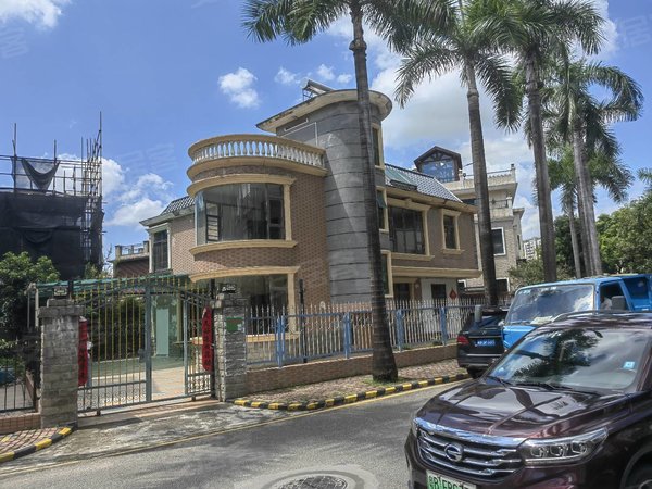 深圳布吉丹竹头龙泉别墅主干道龙泉别墅,独栋别墅,可停车3台,花园面积