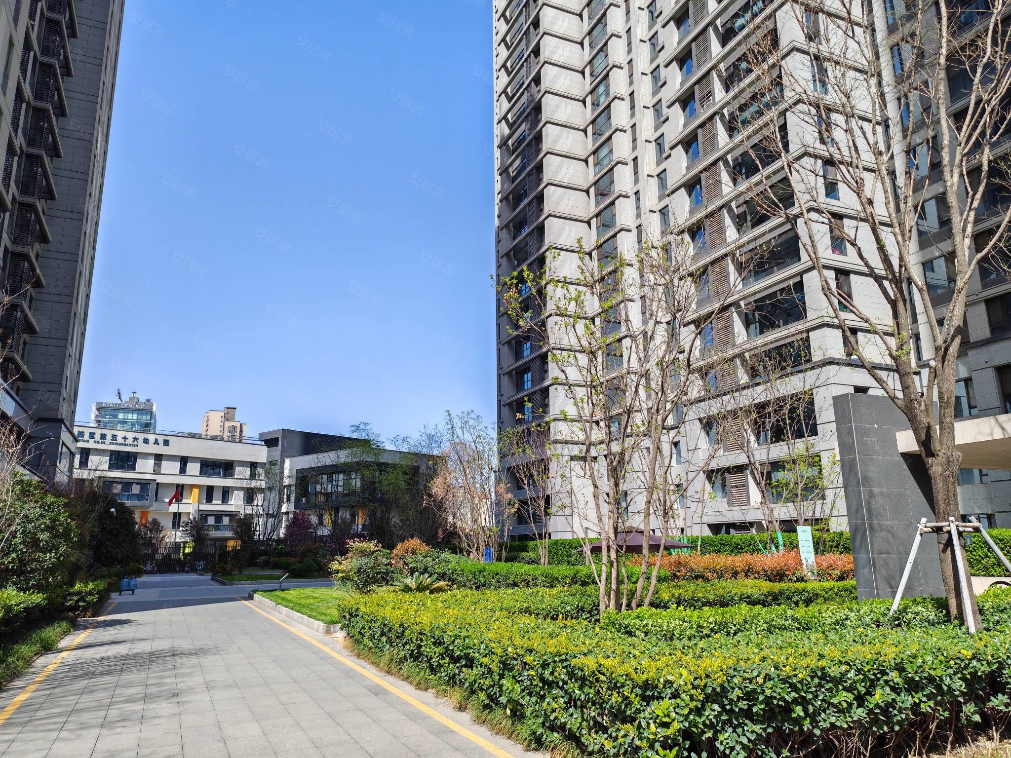 高新区丈八四路万科翡翠国宾3室2卫精装修近6号线