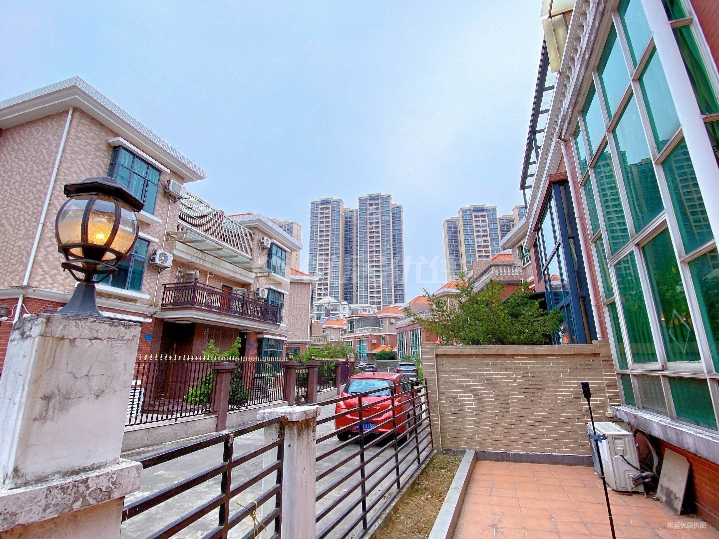 东莞房产网>东莞二手房>寮步二手房>汽车东站二手房>银湖花园(别墅)>