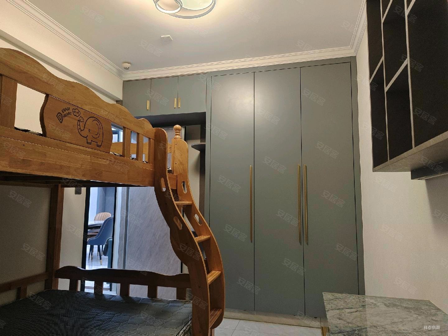 富临国际4室2厅2卫123.93㎡南132万