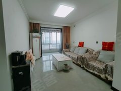 新安中心市场新安城区汽车站边，县政府斜对面，精装两室电梯房出租，拎包入住出租房源真实图片