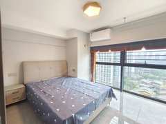 重庆九龙坡二郎彩云湖轻轨 押一付一0中介一室一厅奶油风大衣柜 随时住出租房源真实图片