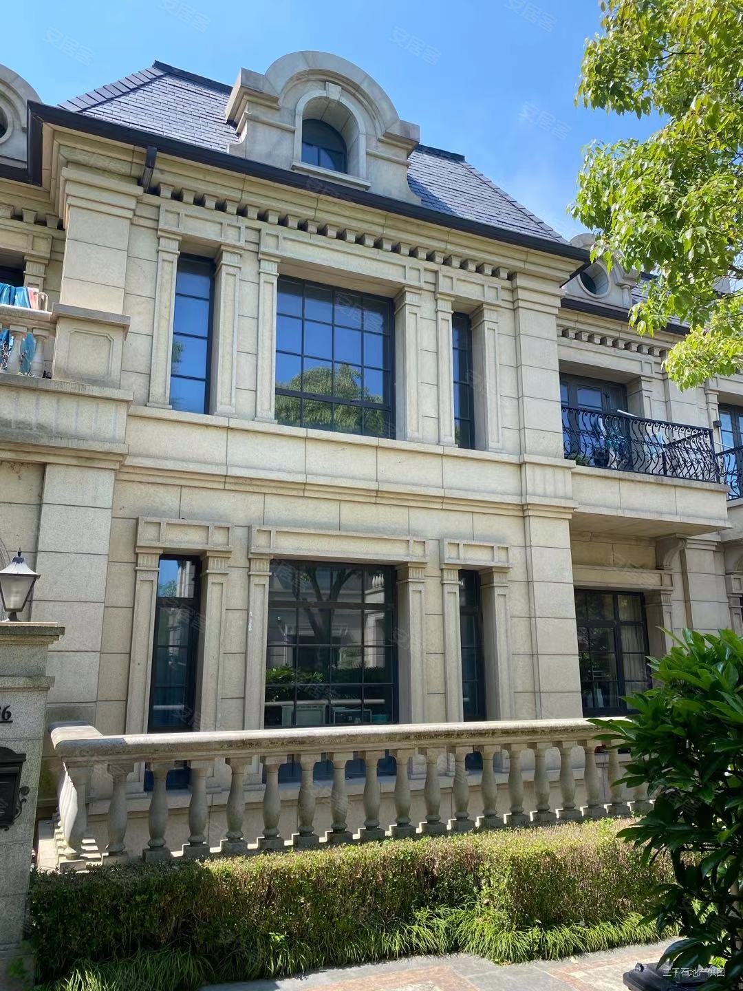 00万元,海珀晶华二手房,2100万,5室2厅,4卫,359.01平米-上海安居客