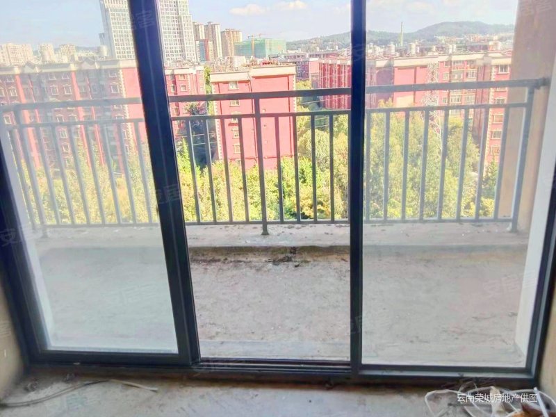 金尚俊园旁溪畔丽景3房东南向110万带产权车位