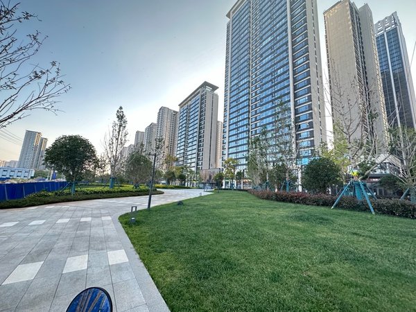 昆明官渡巫家坝保利天际花园巫家坝头牌豪华装修大三房 拎包入住 全新