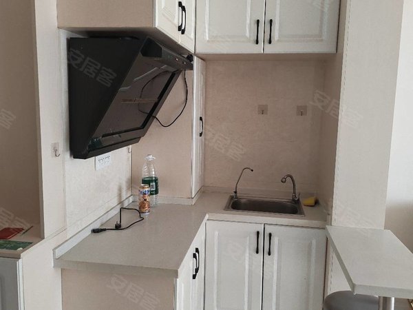 包头昆都仑八一公园钢院学府(商住楼)钢苑龙御花苑公寓，精装，一室一厅，拎包入住出租房源真实图片