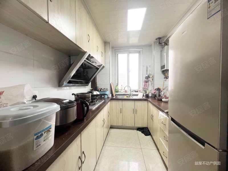 1号线龙眠大道县中旁近江宁医院金九汇对面泥塘新苑电梯房