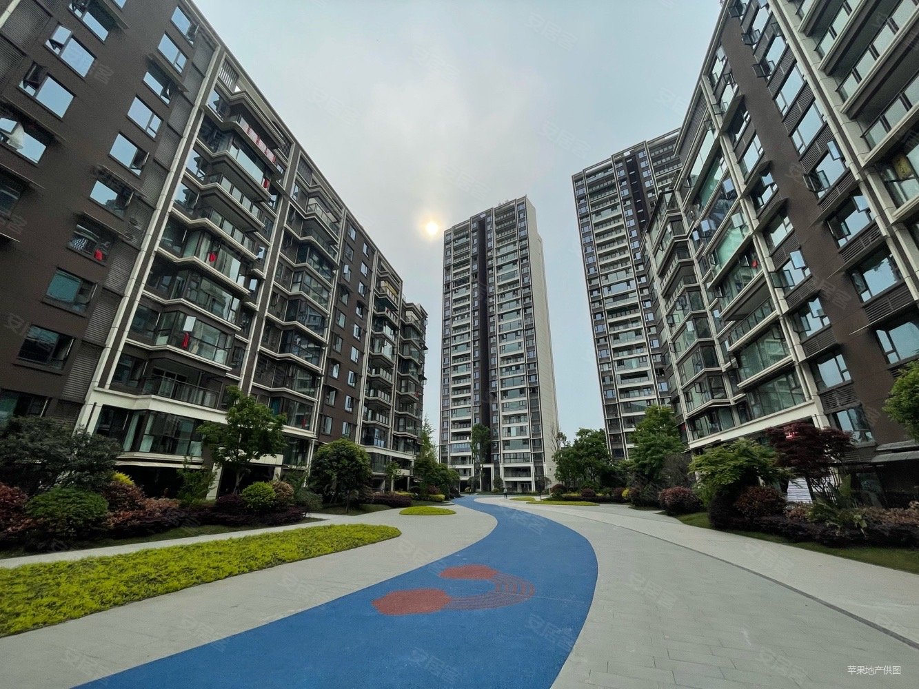 璟宸晴天3室2厅2卫104㎡南北75.8万