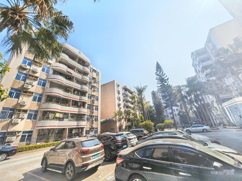 豪苑广场中层3房诚意出售不欠钱交通方便适合住家