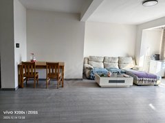 蓬莱紫荆山钟楼西路泰山府127平三室两卫1800元，三个空调出租房源真实图片