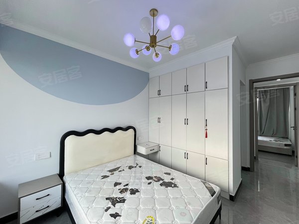 海宁斜桥镇斜桥鸿翔金桂里庆云街上 近地铁口 金桂里精装三房两卫 停车方便 配套齐全出租房源真实图片