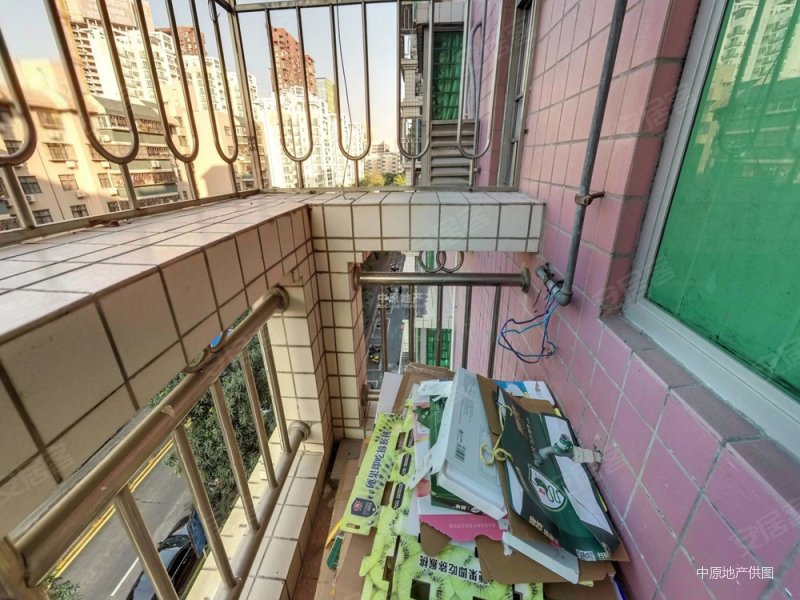 南北通透3房 满五年税费少 有电梯 非顶楼 采光好,尚景花园二手房