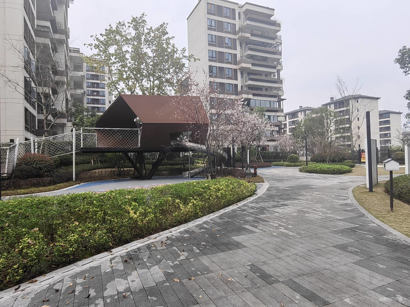 金融街两江融府(一期)3室2厅2卫101.83㎡南北109万