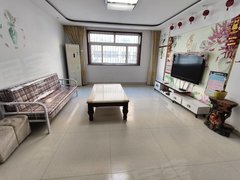 安丘安丘城区商场路古槐小区，青云山路旁，家具家电齐全，拎包入住。北向大客厅。出租房源真实图片