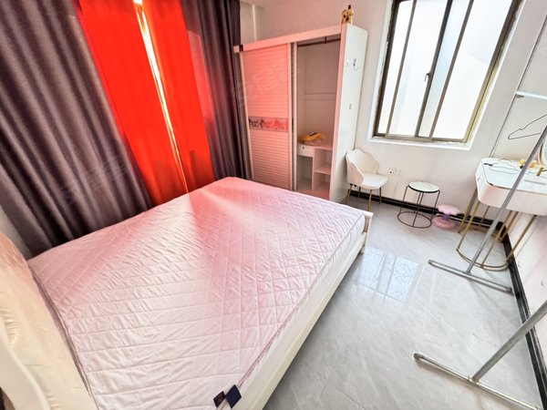 金华东阳东阳市中心新光天地(一期)烧煤气好乐多广场 星光汇对面附近两室一厅两卫带  投影仪出租房源真实图片