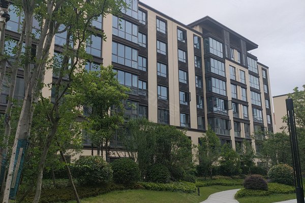 淮南二手房 山南国宾府 > 胡婷婷解读山南国宾府居民素质