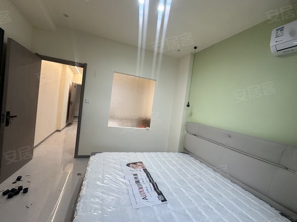 湖州安吉县递铺宁馨花园出租梅花岛旁宁馨花园 多套奶油风单身公寓独门独户 家电齐全出租房源真实图片