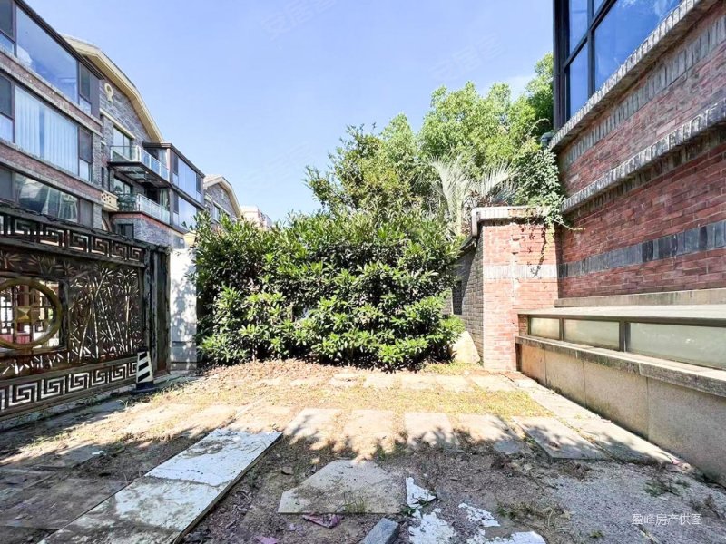 宏图上水庭院4室2厅3卫287.98㎡南999万