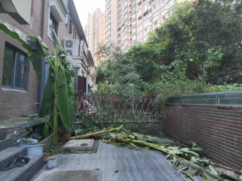 万裕龙庭水岸别墅