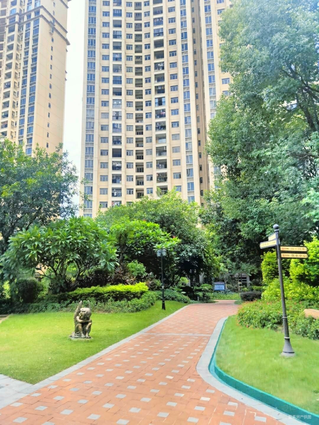 水悦龙湾 精装四房 高层望江景 送家电家具,龙光水悦龙湾二手房,168万
