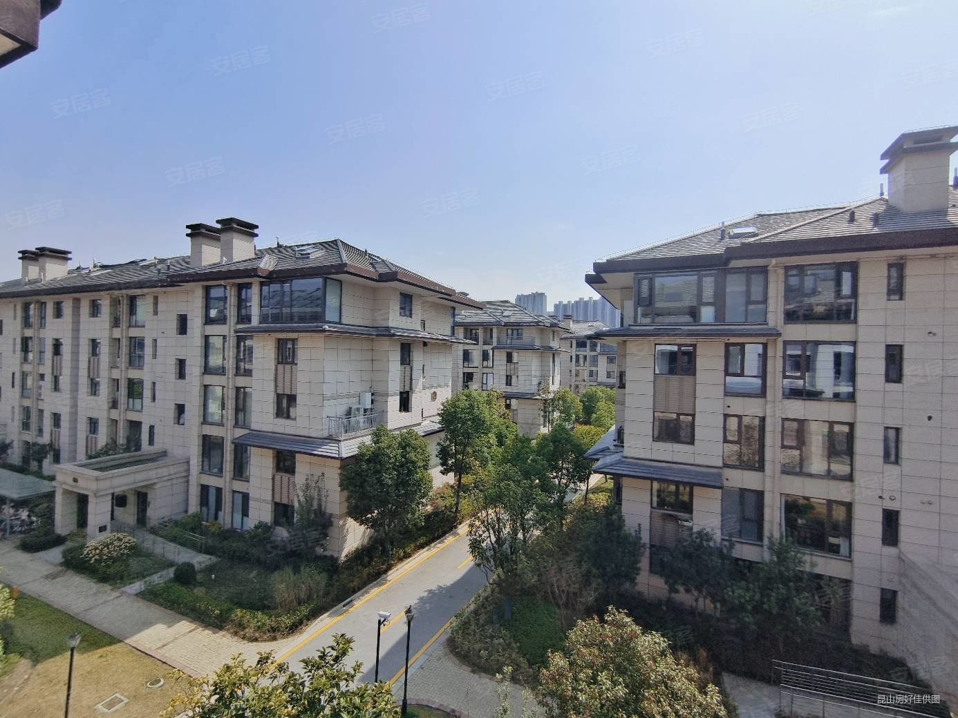 裕园160平三房450万,带车位,好楼层,有钥匙随时看,建滔裕园二手房,450