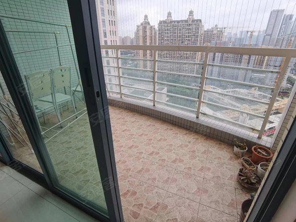 深圳宝安宝安中心区御景湾(实图,实价)御景湾,花园小区,大三房,地下