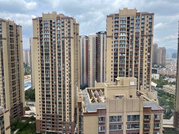 昆明西山前卫营润城八区润城八区 1室2厅1卫 电梯房 精装修 51平出租