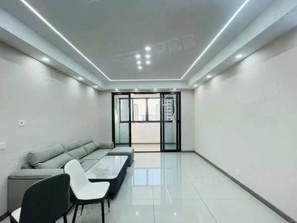 出租凤凰城2室,设施齐全,拎包入住,停车方便