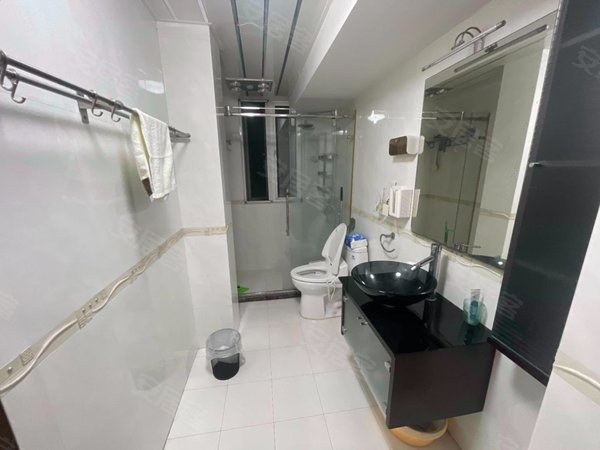 上海徐汇斜土路徐汇新湖云庭近西南位育,南洋中学,大木桥路地铁站,4,12号线。出租房源真实图片