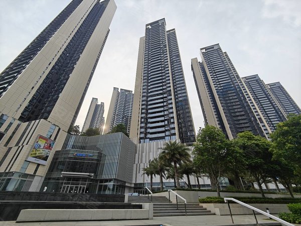 深圳宝安马安山万丰海岸城海岸城高层南北通5房,密码看房,免物业和