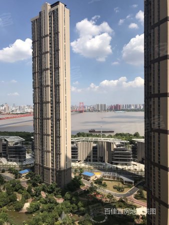 世茂锦绣长江无敌江景房高楼层拎包入住你值得拥有