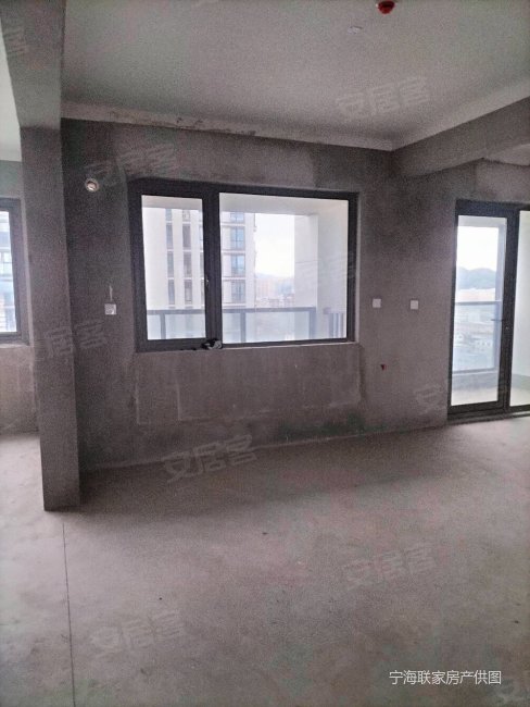 悦君台4室2厅2卫13998平方318万东灿